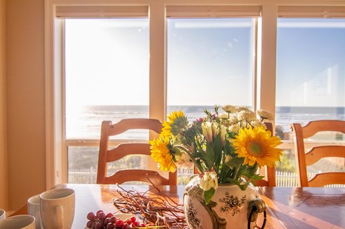 Dine with a view of the ocean!