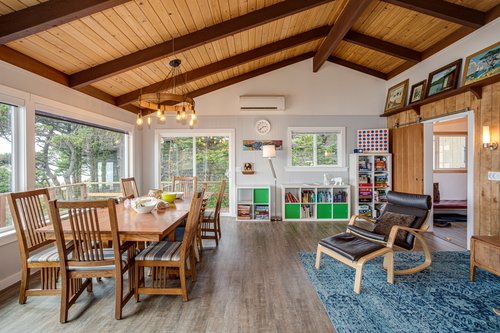 The whole family can gather in this space!