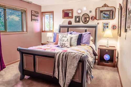 This fantastical room is just like Wonderland!