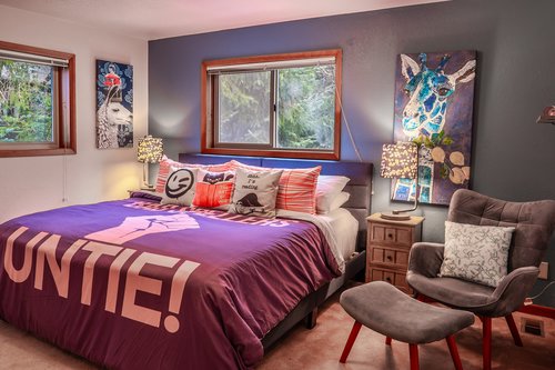Go to bed in this comfy king bed with a smile on your face every night!