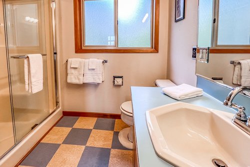 Step in shower with plenty of space!