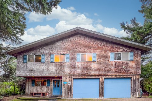 Large 5 bedroom oceanfront home waiting for you!