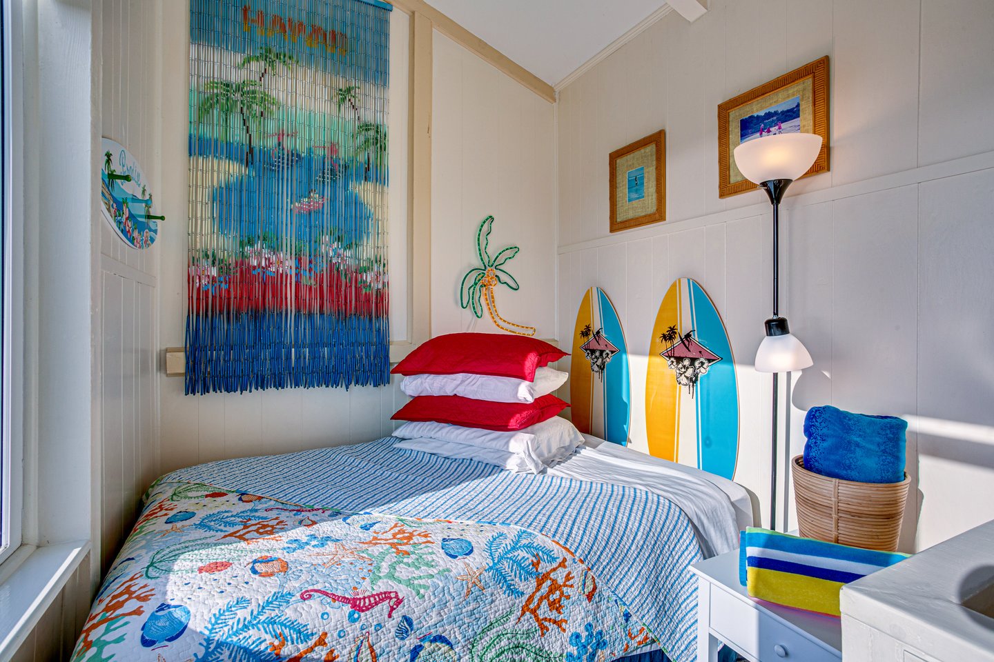 Dream of surfing while sleeping in this full size loft bed.