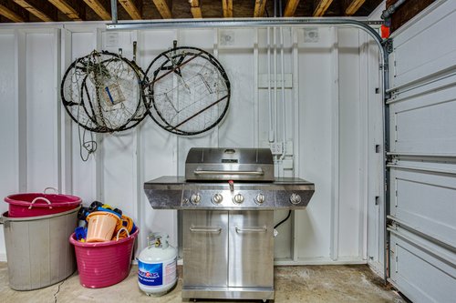 Catch some crab and cook it up while the family plays some ping pong in the garage!
