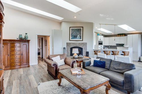 The open concept is great for social time!