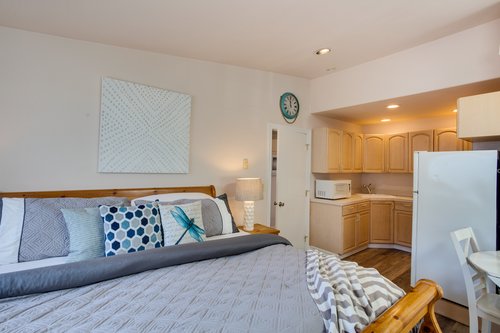 A separate suite with king bed is perfect for the ones who need space!