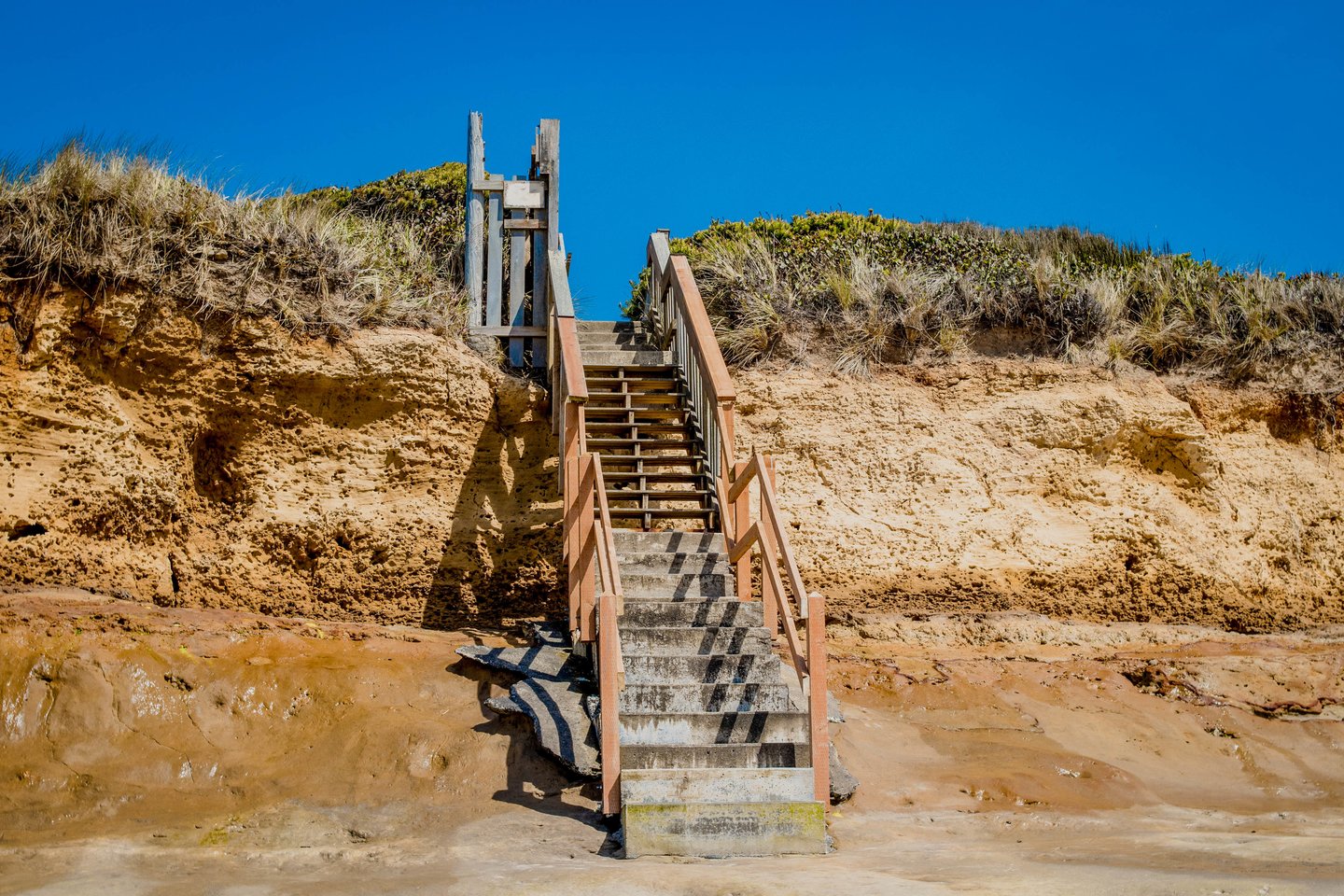 Head down to the beach with easy beach access.