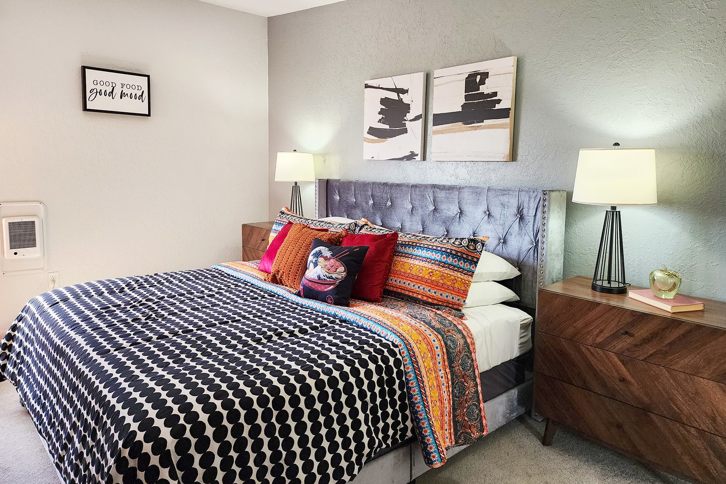 Sunny and bright one bedroom condo.