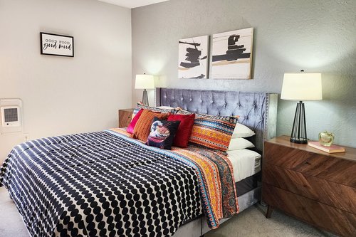Sunny and bright one bedroom condo.