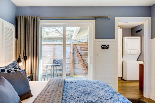 An en suite with washer and dryer off the master bedroom.