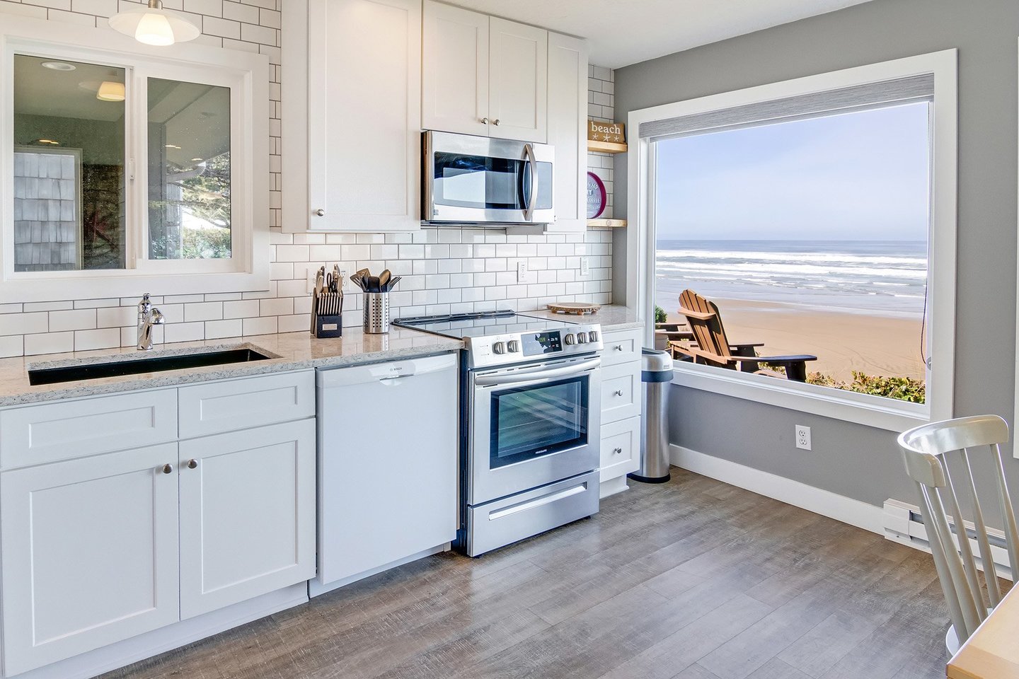 Cook with an unobstructed ocean view!