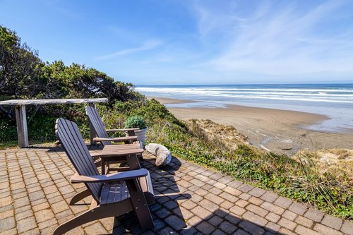 Ocean view seating, no waiting.