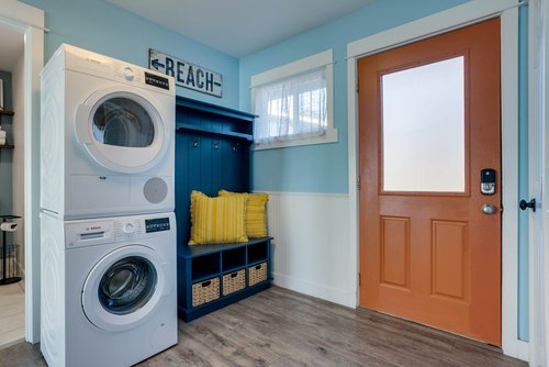 The entry and the laundry.