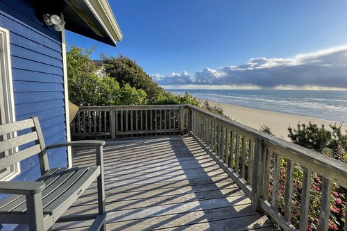 The ocean view deck is callling!