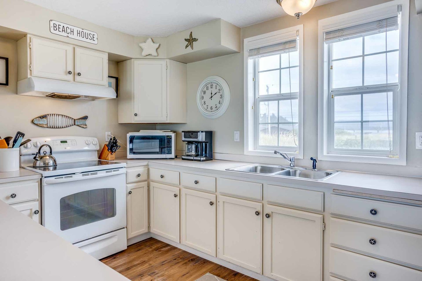 Bright and spacious kitchen.