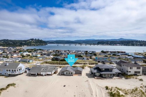 Explore the bay and the sealife that sleeps on the sandy shore.