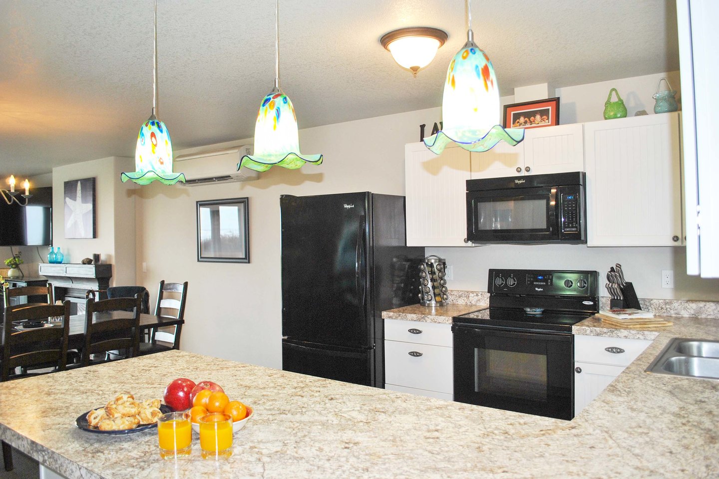 This kitchen has plenty of counter space for meal prep.