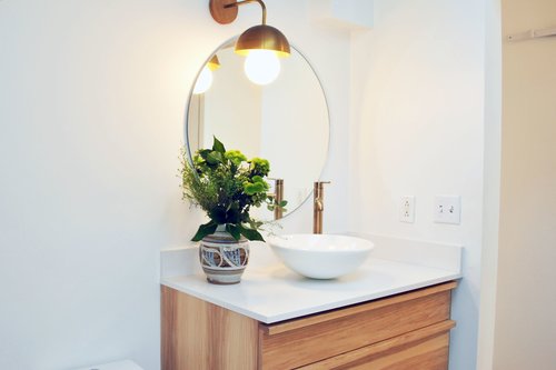 The primary bedroom has it's own lovely bathroom.