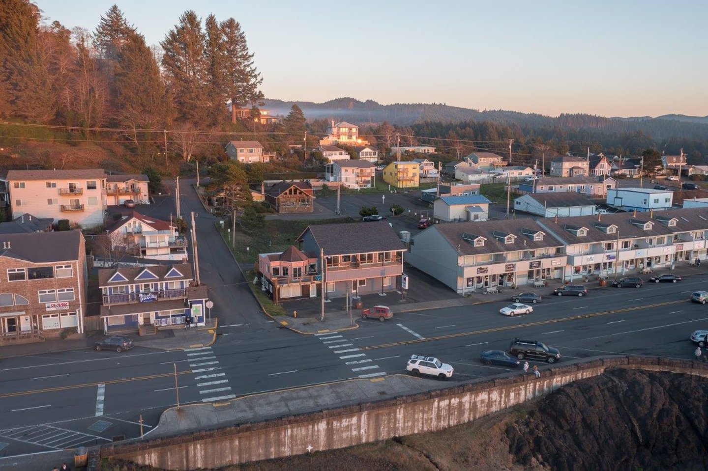Just across the street from the seawall and close to shopping and restaurants.