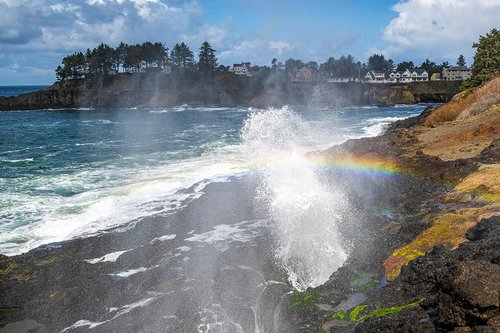 Spouting horn rainbow