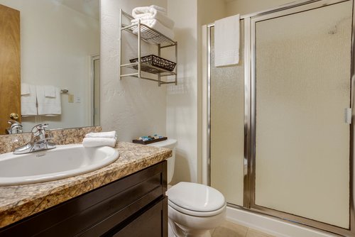 A hall bath is perfect for a larger group.