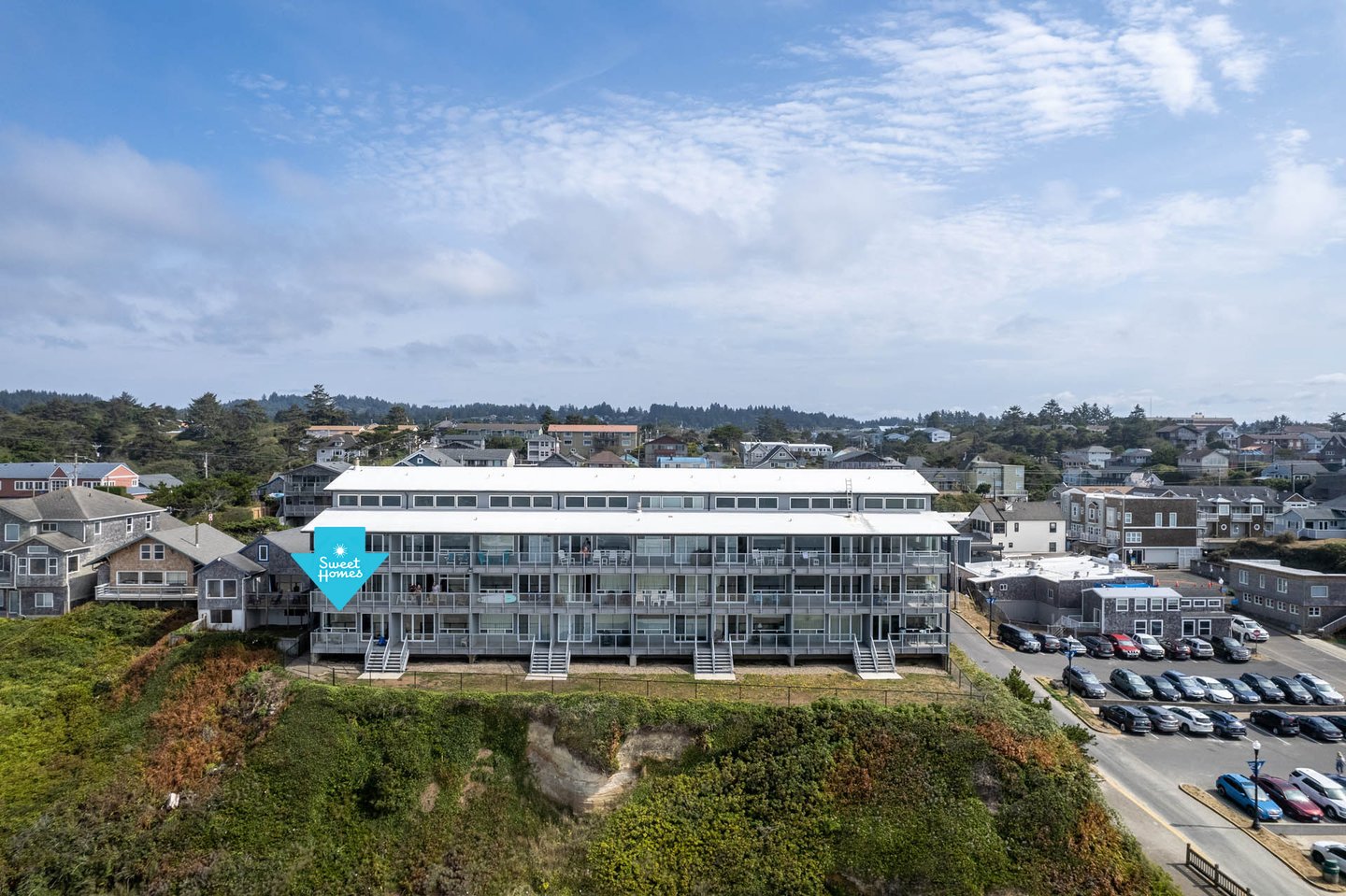 Nye Sands Condominium is right in the center of Nye Beach District.