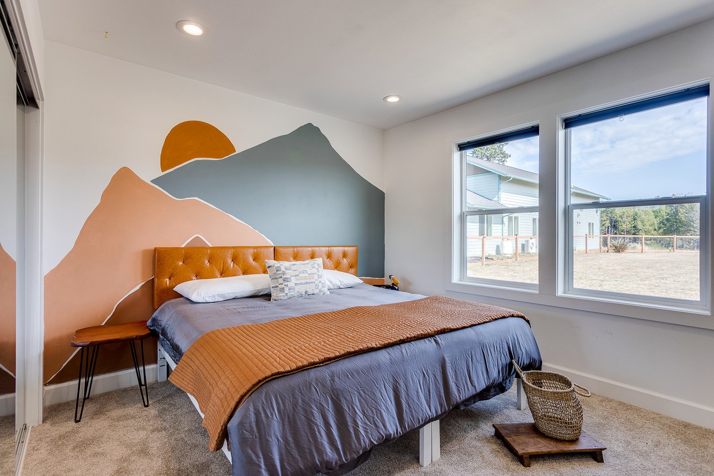 A second bedroom with a king bed that can be split into two twins with prior notice.