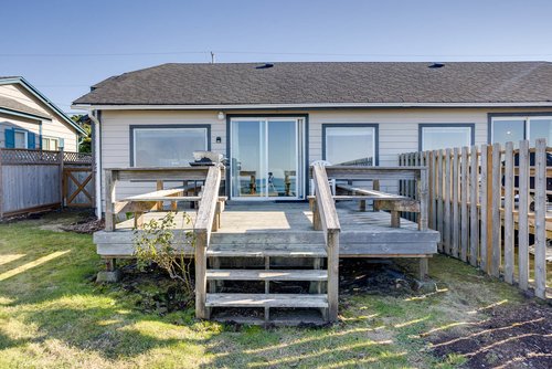 Perfect spot to watch the ocean.