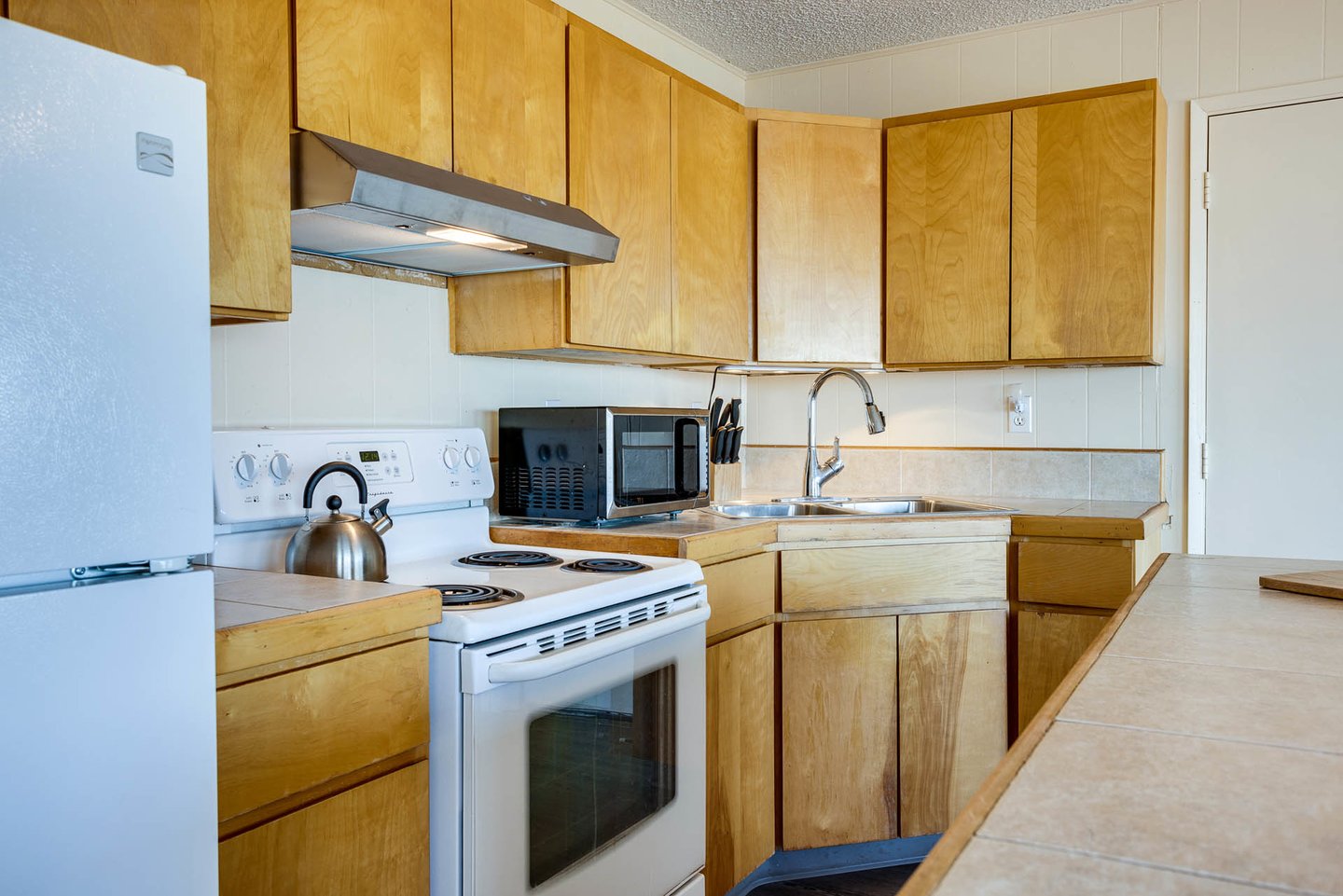 Plenty of spce to prep your favorite meal.