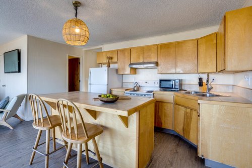 Extra stools for you to watch the cook in the kitchen!