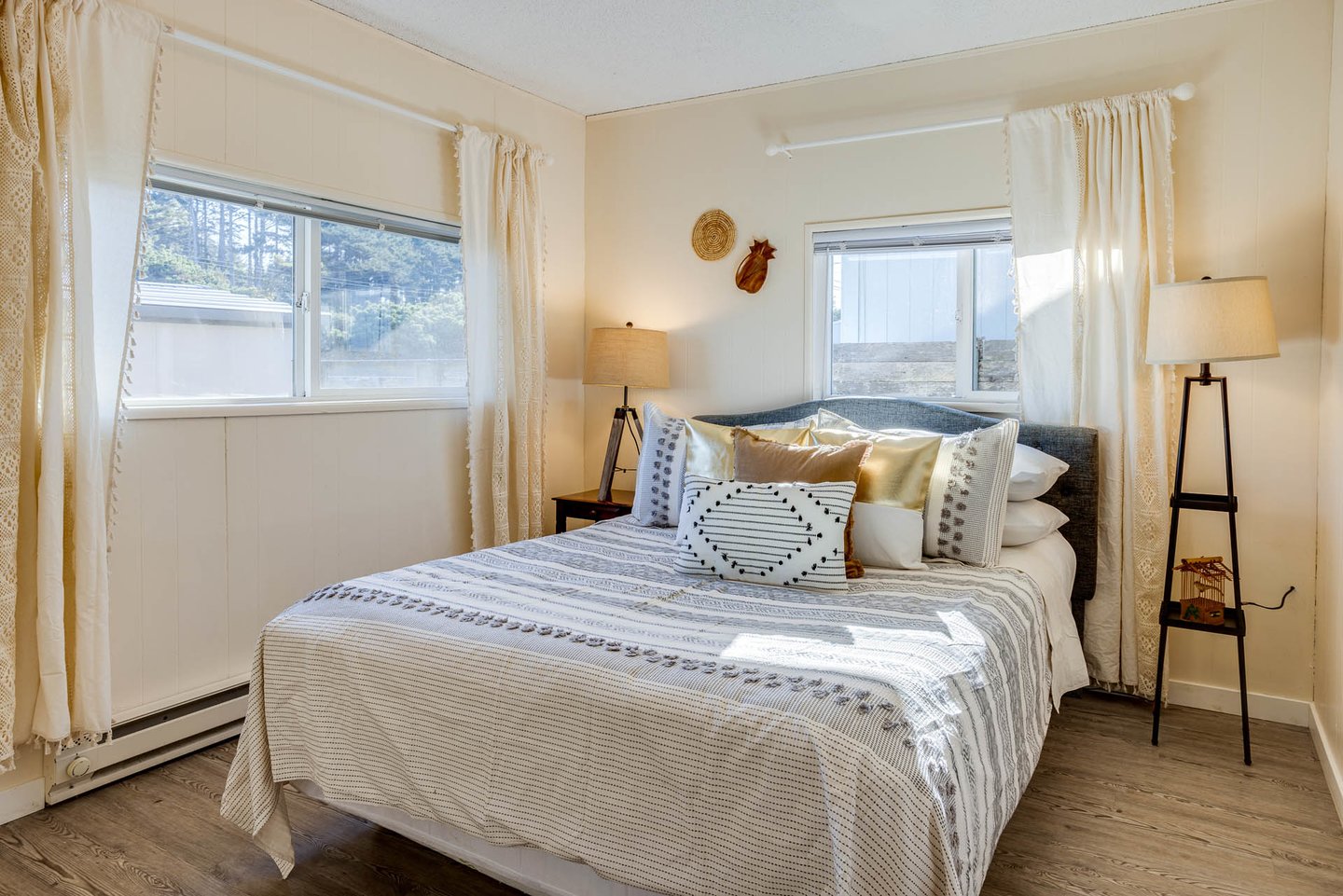Curl up in the comfy queen bed .