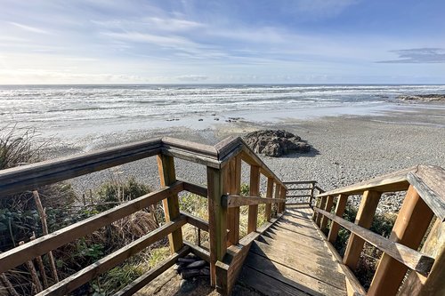 Private stairs from Oregon House to the beach.