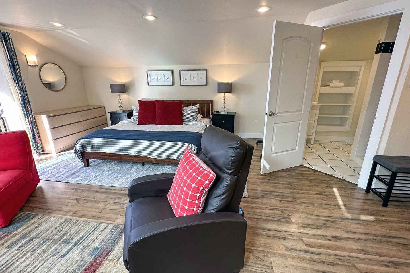 Wonderful studio with plenty of room.
