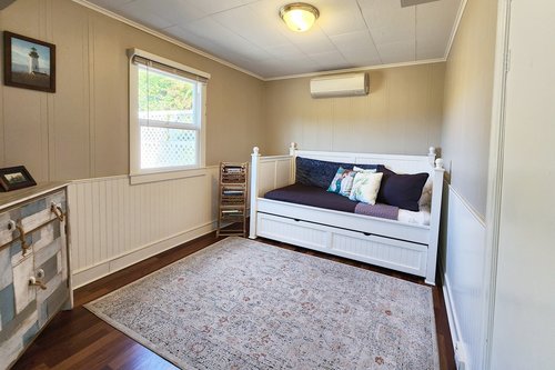 The day bed turns into a trundle - perfect spot for kids to hang out.