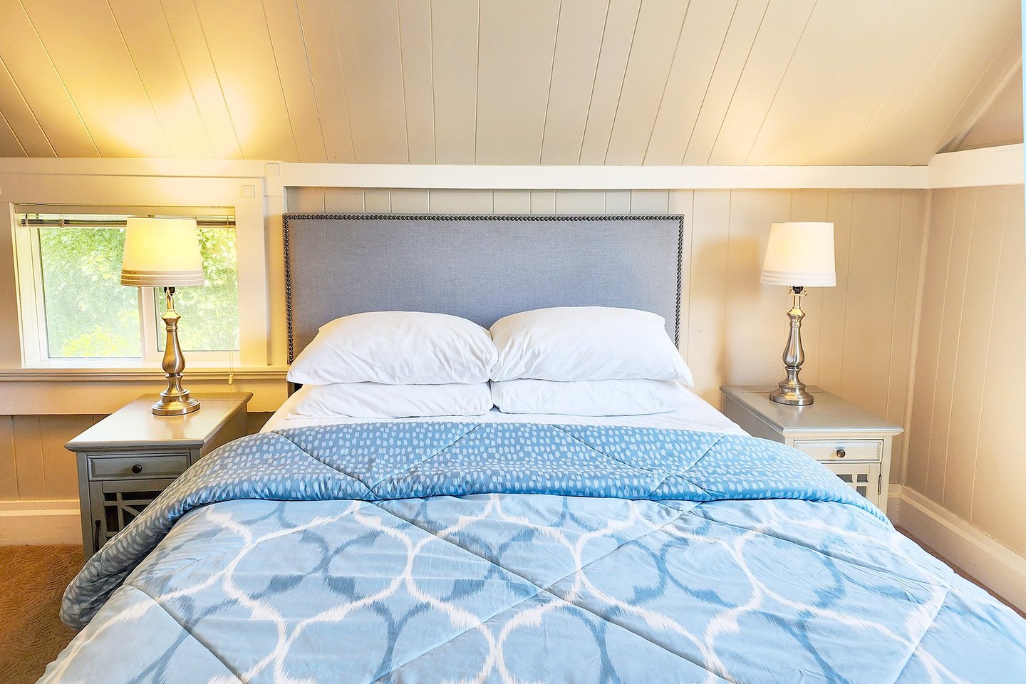 Cozy up in the queen bed after a day of exploring.