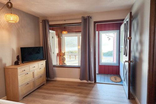 Third bedroom has a door to the outside deck!