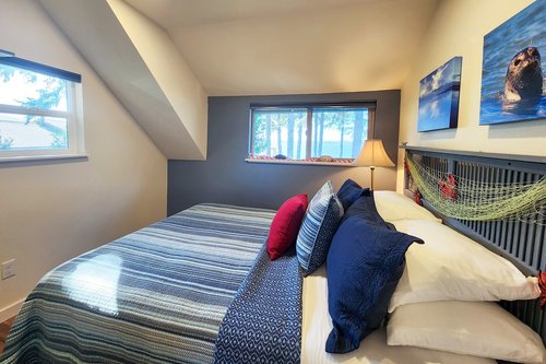 Perfect bedroom to relax in.