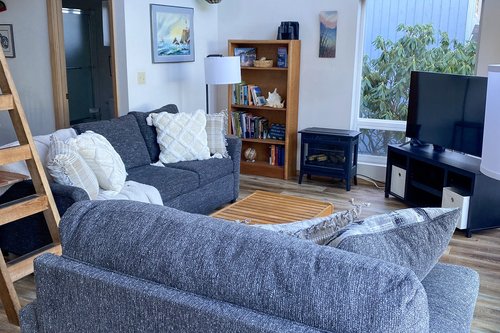 Comfy area to hang out in.