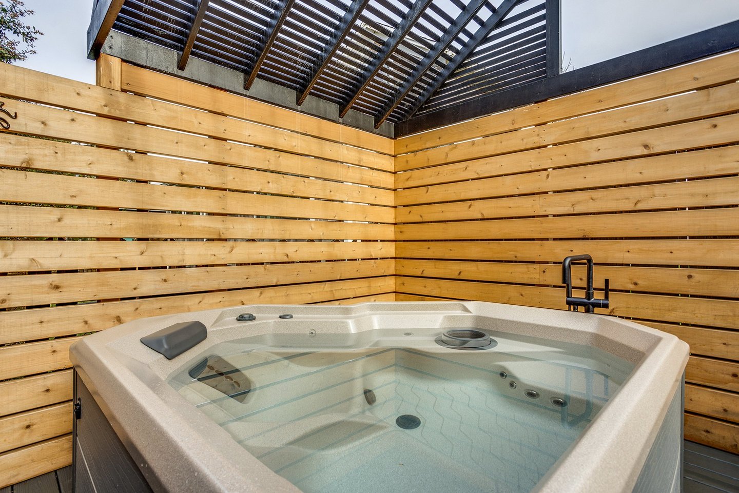 Private jetted tub.
