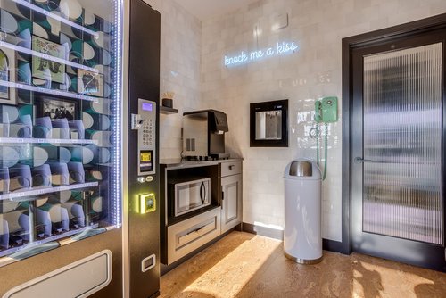 The Jordan Lounge