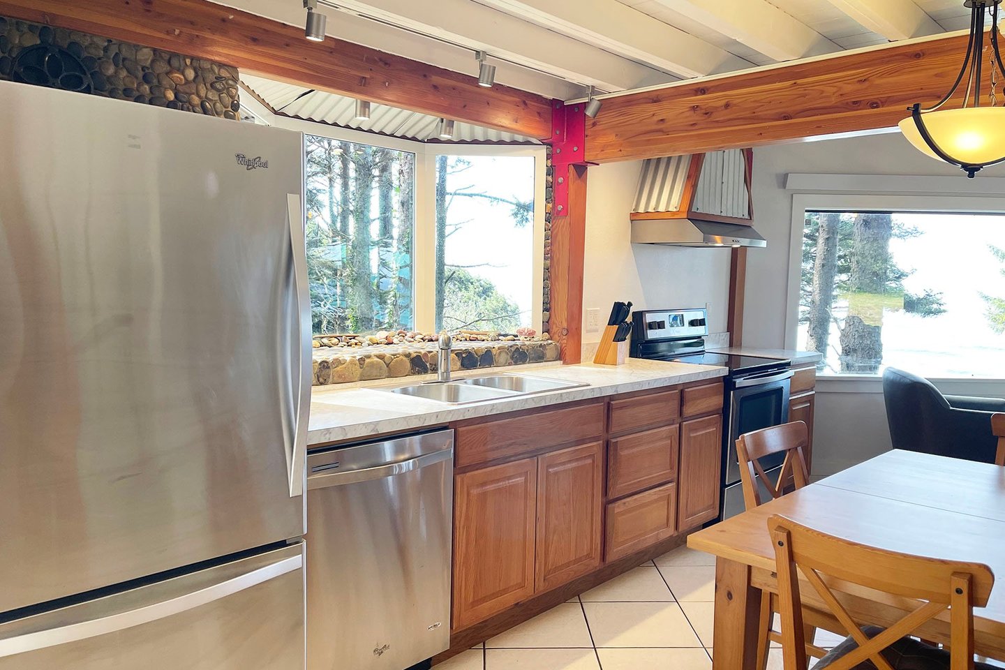 Eat in kitchen with a roomy table.
