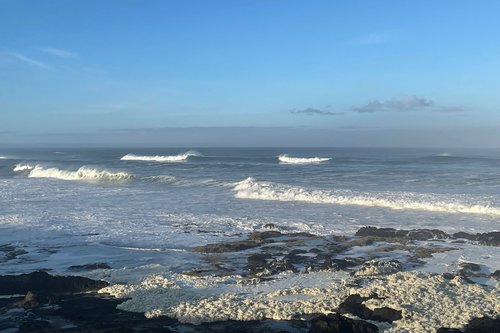 Plenty of wave action in both high and low tides.