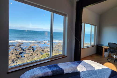 Enjoy the spectacular views and relax in your comfy queen bed!