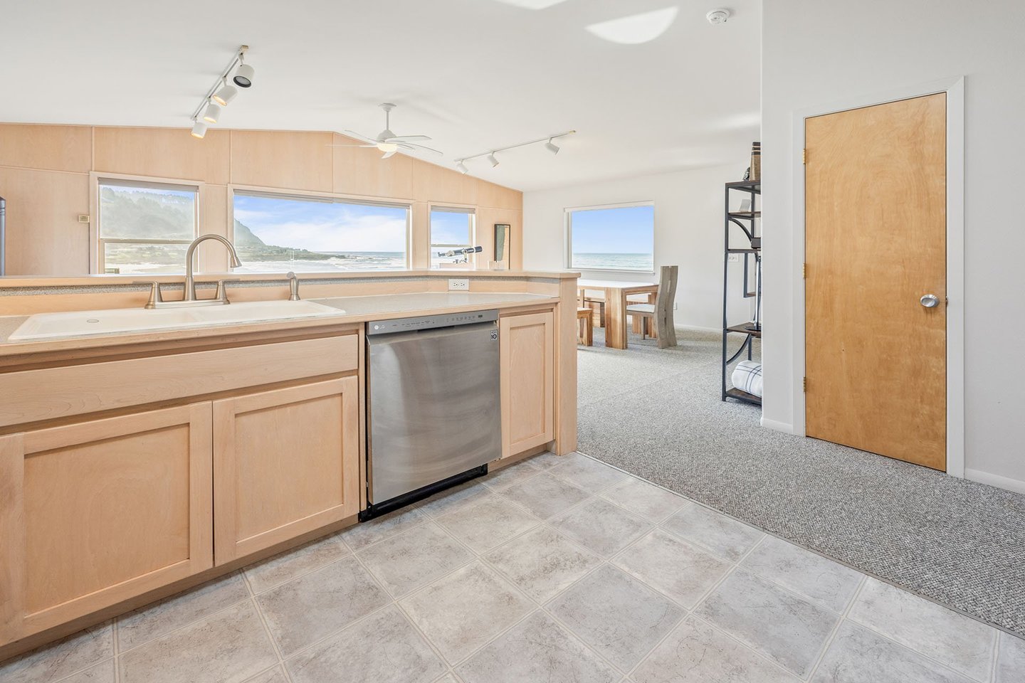 Large spacious kitchen.