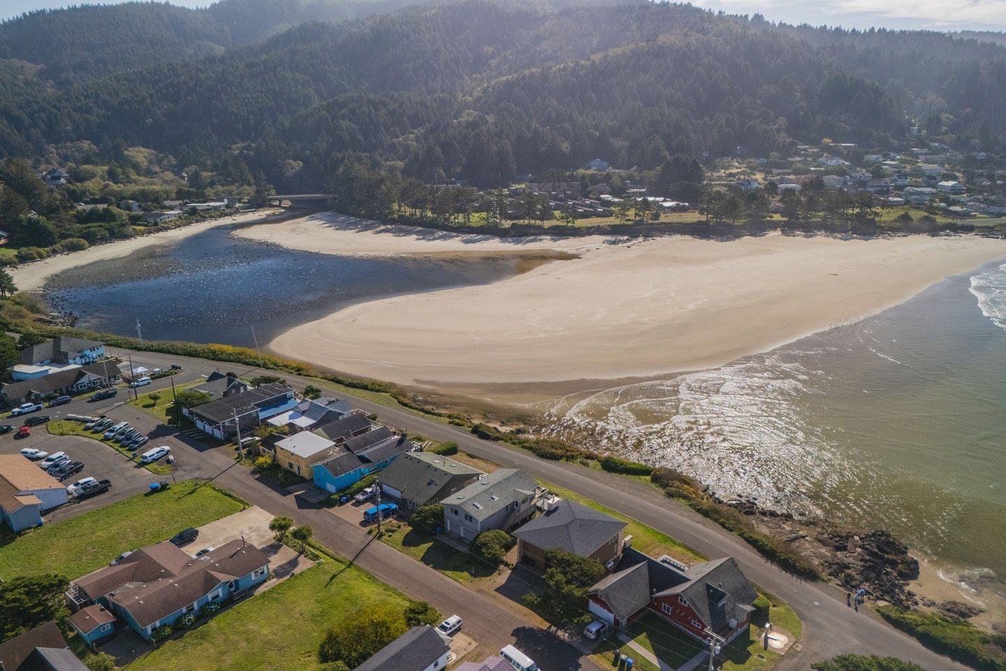Looking up Yachats River and the sandy beach.