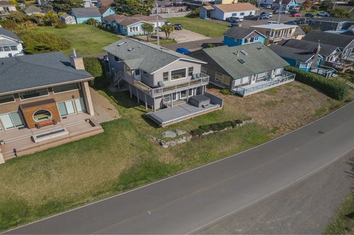 Starlit Shores with two decks for ocean viewing.