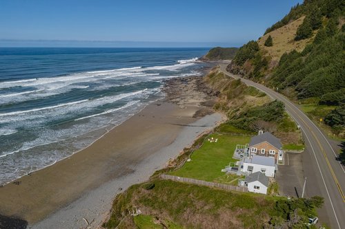 Beach front with plenty of space to enjoy.