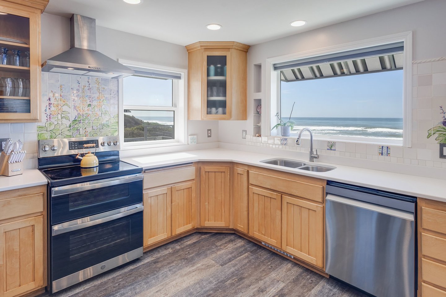Large kitchen with all the amenities.