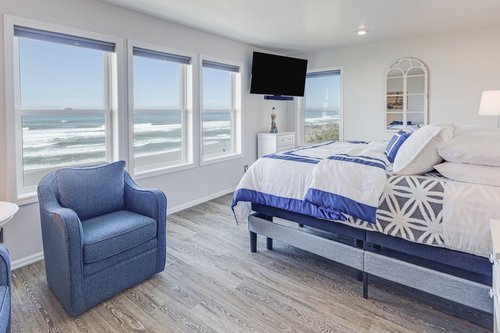 Wake up to spectacular ocean views!