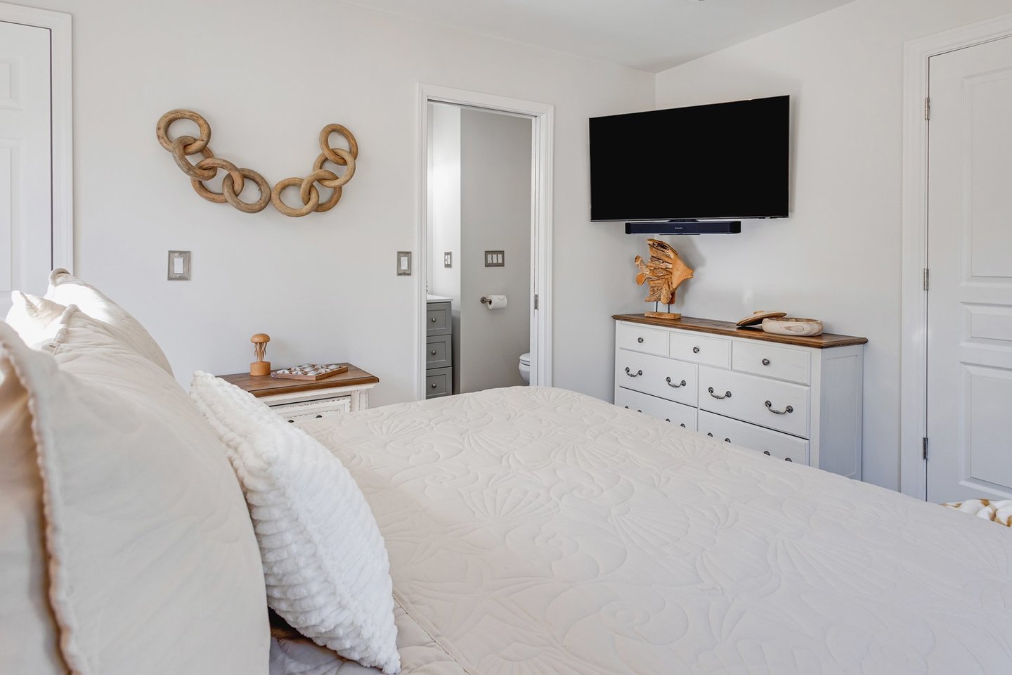 Relax in this queen bed and watch your favorite late night programs.